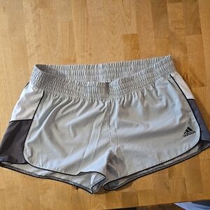 Adidas Women's Aeroready Pacer Short Light Gray / Dark Gay / White